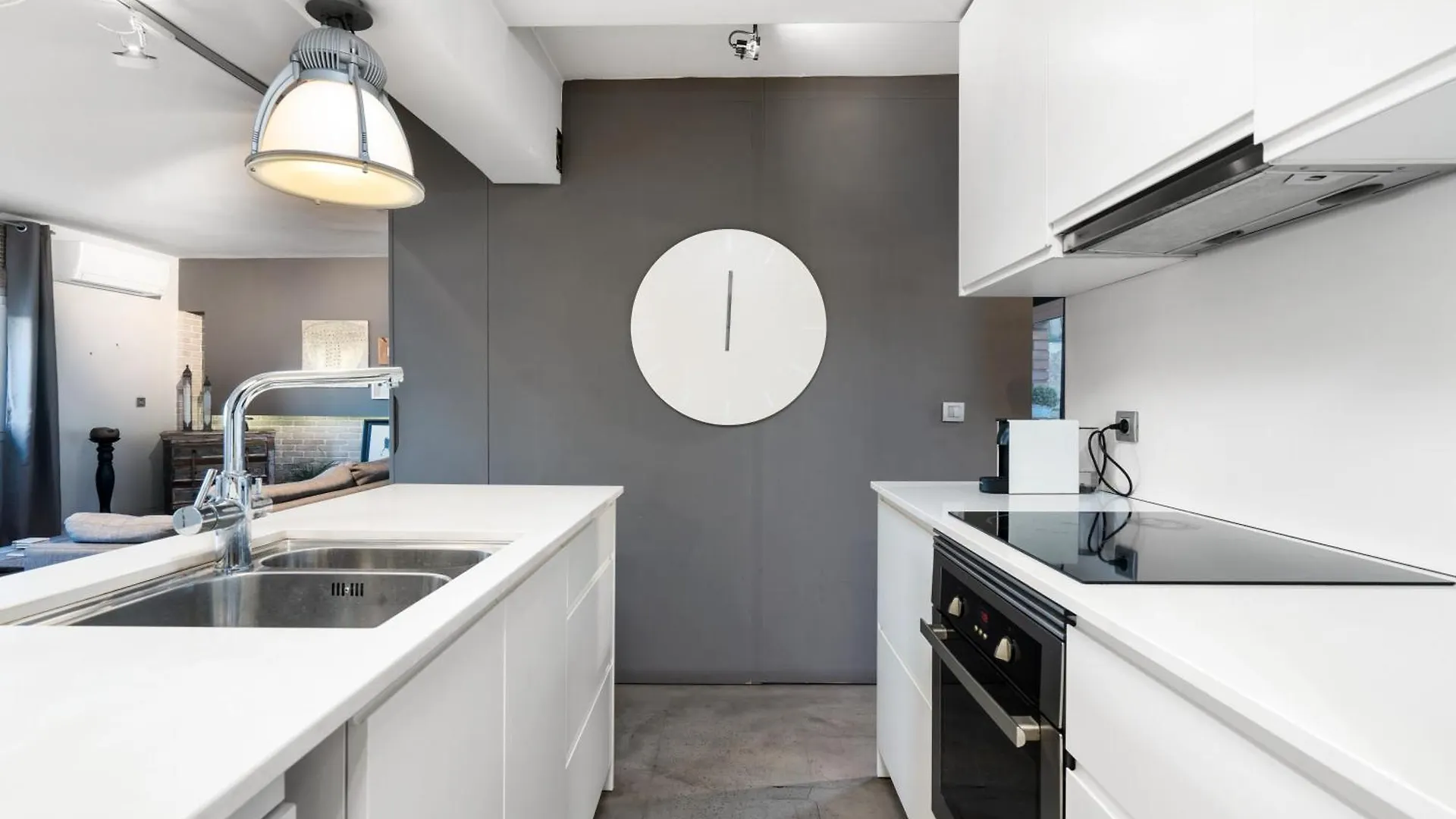 Bright Apartment Ferry Terminal & Las Ramblas Βαρκελώνη Ισπανία